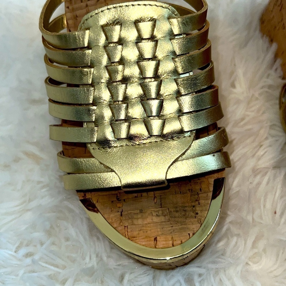 Aldo gold wedges- size 8 - Picture 6 of 8